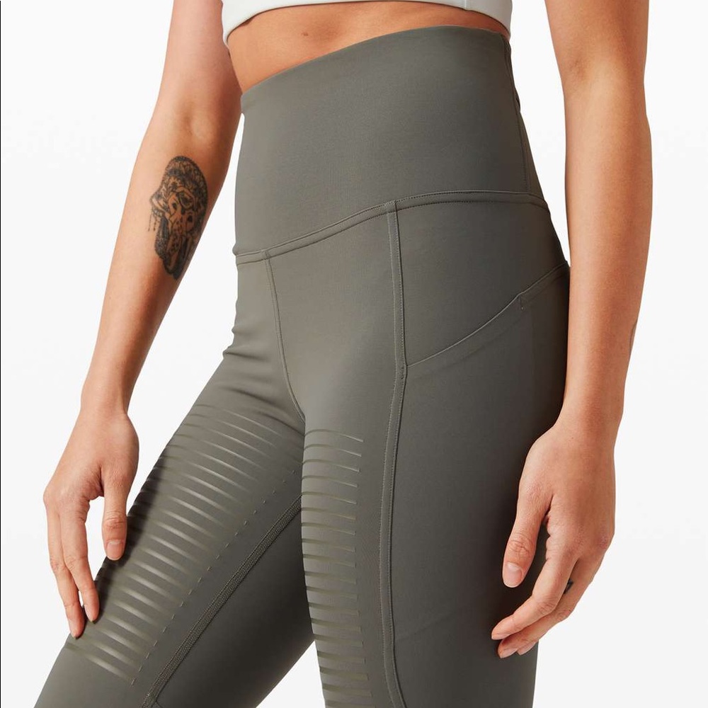 Lululemon Rogue Renegade Legging Grey Sage size 6